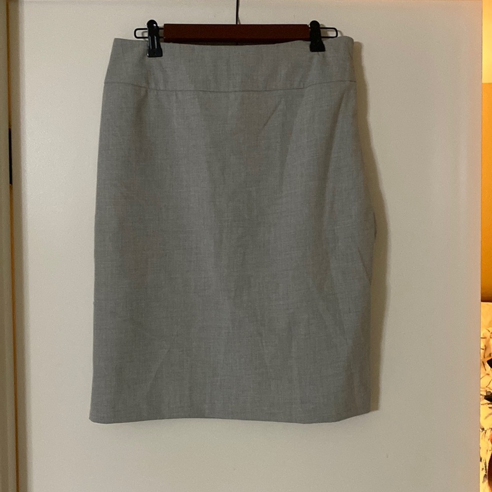 Pencil skirt grey lined side zipper size 6